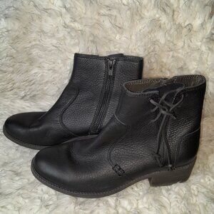 6-1/2 Sperry Black Topsider Ankle Boots